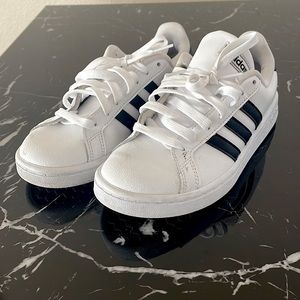 Adidas Grand Court Sneakers